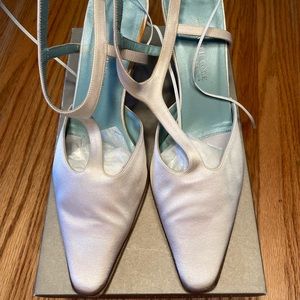 Vintage Kenneth Cole Love Affair SA white ankle tie heels size 8M